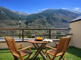 Apartamento Vall Fosca con espectaculares vistas y jardín privado, Hotel in Torre de Capdella
