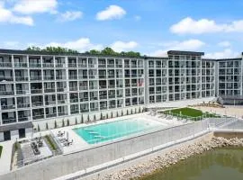 New Topsider Condo With Boat Slip