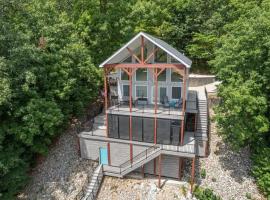 Viesnīca Lakefront Home With Private Dock pilsētā Eldon