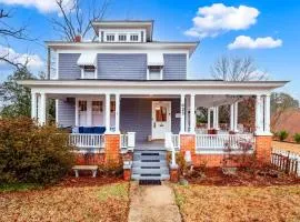 Roberson House Private Pool Walk to DT Sleeps 12