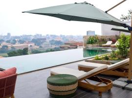 KÓLÒ Hôtel, hotell i Yaoundé