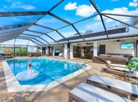 Sunny Naples Escape-Pool Hot Tub-9 min to beach