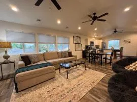 Spacious Retreat with Jacuzzi Tub