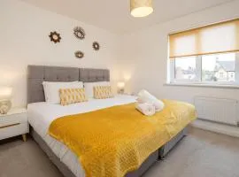 2BR House Driveway Parking City Center