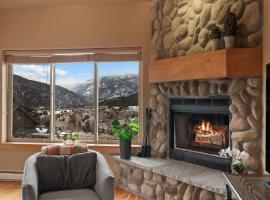 Big Sky Escape - Private Patio & Grill, Hotel in Big Sky