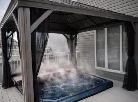 Luxury Getaway Hot Tub Pool Table Central AC
