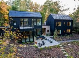 The Birch Bower: Luxury Lakefront Home