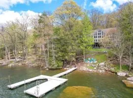 Perfect DCL Lake House: Fire Pit Hot Tub Dock and More