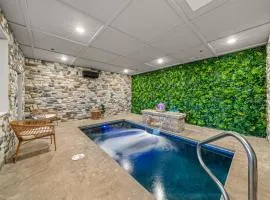 Indoor Pool Hot Tub, Pets Welcome, Arcade Games - Sleeps 14