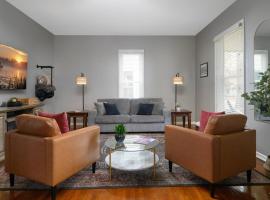 Elegant House 2 min from BSU/Hospital/Downtown, hótel í Muncie