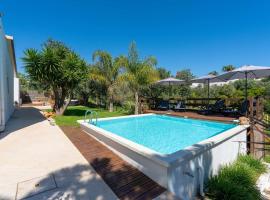 Spacious & Artistic House with Pool by HostWise, hotel v mestu Moncarapacho