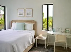 Modern 2-Bedroom Apartment Near Brickell Free Parking