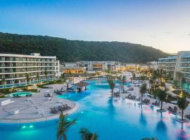 Ocean Coral Spring Resort - All Inclusive – hotel w mieście Falmouth