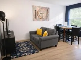 Downtown Detroit Swanky Suite