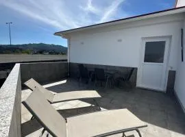 Apartamento con terraza a kilometro y medio de la Playa