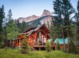 Cathedral Mountain Lodge, cabin in Field