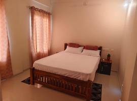 100 meters from temple krishna sannidhi, hotel a Trichūr