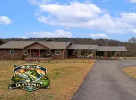 Spacious Fishing Getaway by Lake Guntersville!