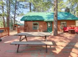 Near Hiking and Golfing Cozy Cabin in Pinetop!