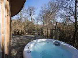 The Crannog Circular Riverside Retreat with Hot Tub