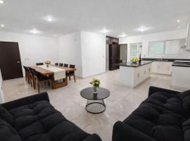 Casa amplia 3 recamaras con asador ideal para grupos, hotel en San Juan del Río