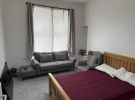 Zikach Shared Apartment close to Airport