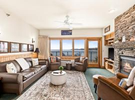 Panoramic Lake Views King Suites, Kitchen, Whirlpool Soaking Tubs and Hot Tub – hotel w mieście Two Harbors