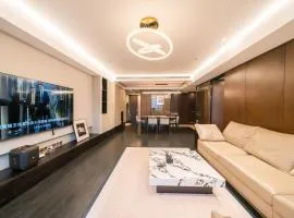 Zhome- Luxury Three Bedroom 4Beds Suite-Near Nanjing Road