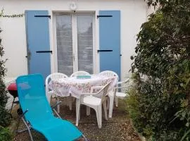 Maisonnette proche plage avec animaux admis et parking - FR-1-823-143