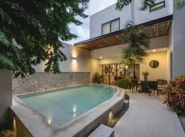 Casa Santian - Colonial Mansion near Paseo Montejo & Gastronomic Corridor