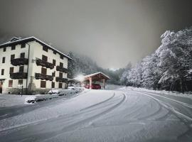 Cervinia House - Alpine Apartments & Chalet, khách sạn ở Valtournenche