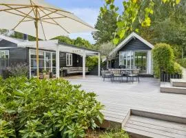 Cottage With Unique Outdoor Surroundings In Ordrup