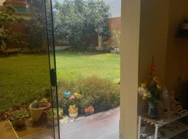 Apartamento tranquilo en Condominio Santa Eulalia, viešbutis mieste Santa Eulalija