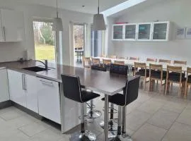 Luxury Holiday Home Near Beach And Restaurant