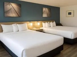 Rancho San Diego Inn & Suites