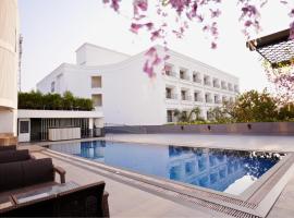 Pearl Resort, hotel a Silvassa