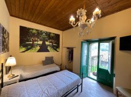 Casa dell'Arte - Camere Standard con bagno condiviso, Hotel in Castelmezzano