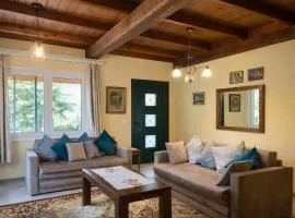 Villa Dorothy 360 -Mountain Escape in Polydrosos