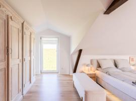 Ferienhaus Achtern Diek, Hotel in Hemme