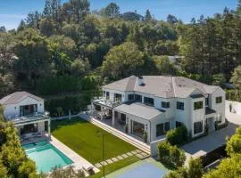 Villa Pacific in Los Angeles