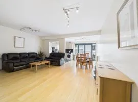 Panorama Court Apartment