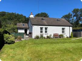 Stunning country home with private wellness Spa, hotel a Strachur