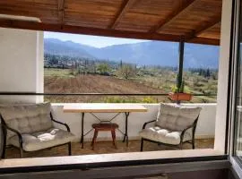 Villa Dorothy - Mountain View Retreat, Polydrosos