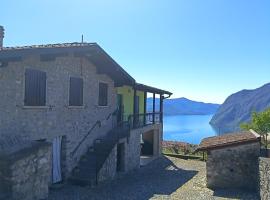 Gringo's Paradise apartment、Solto Collinaのホテル