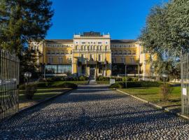 Hotel Villa Malpensa, hotel met zwembaden in Vizzola Ticino