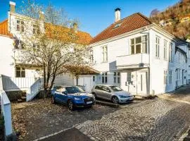 Cozy Hideaway with Private Balcony and Self Check In