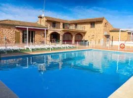 Casa Rural El Abuelo Mauri en Toledo ,finca privada sin vecinos, piscina y total libertad