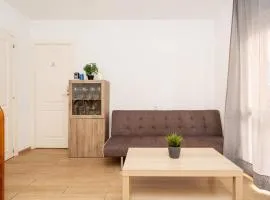 Habitaciones con baño compartido en bonito Apartamento en Badalona