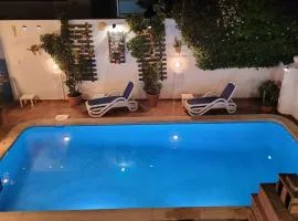 CASA DE LUJO CON PISCINA PRIVADA en ZONA MUY TRANQUILA