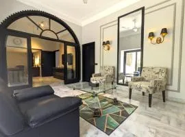 Ghumo - 10BR Villa in Bahadurabad near Aga Khan